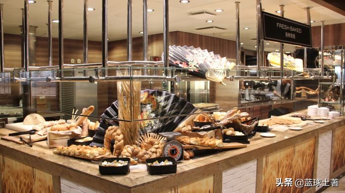 邮轮旅游餐食免费吗,游轮上吃喝玩乐都免费吗