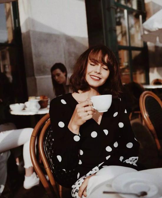 连衣裙高跟鞋漂亮,细高跟鞋搭配连衣裙