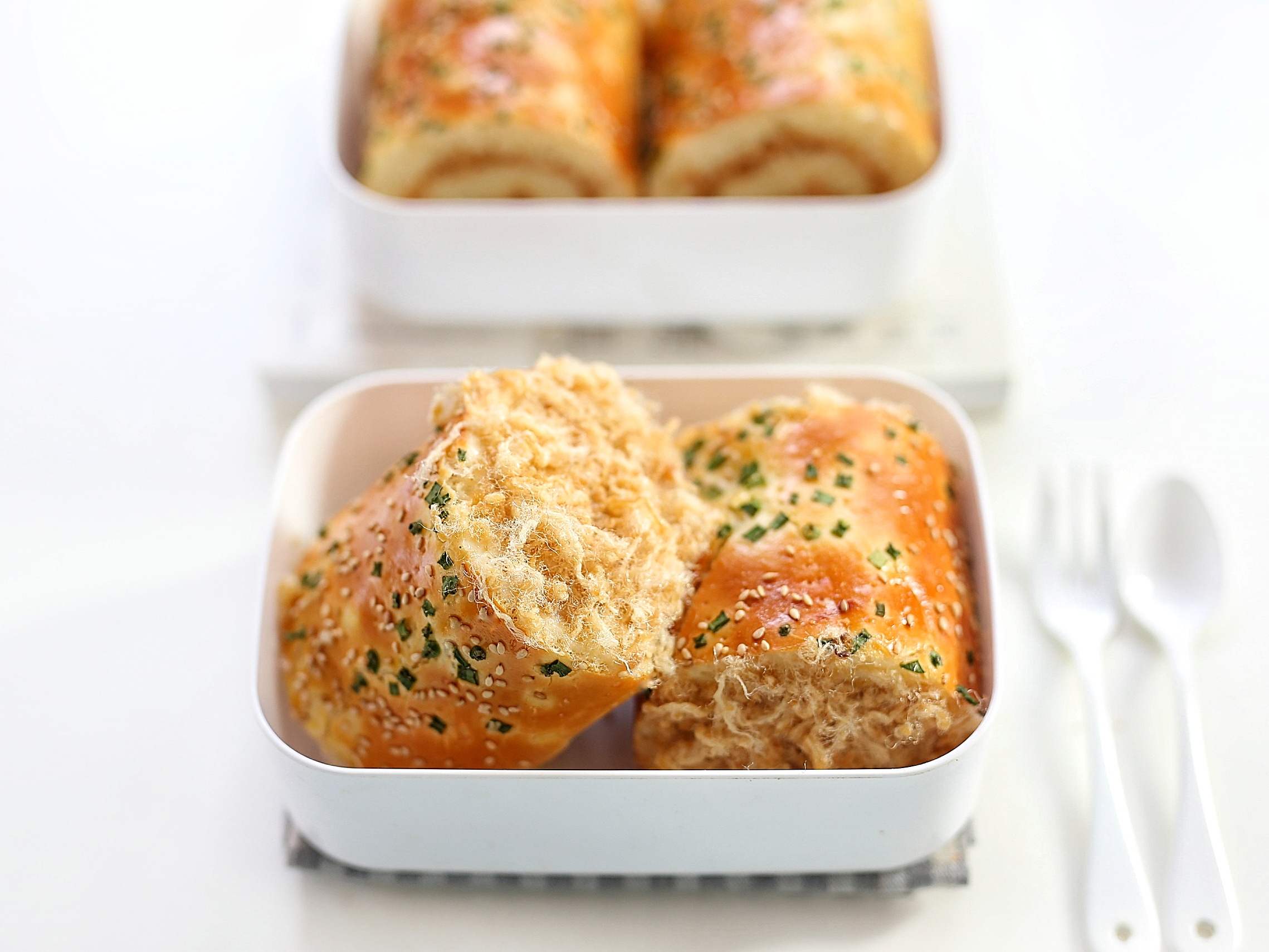 肉松蛋糕卷怎么烤不开裂,柔软不开裂香葱肉松蛋糕卷