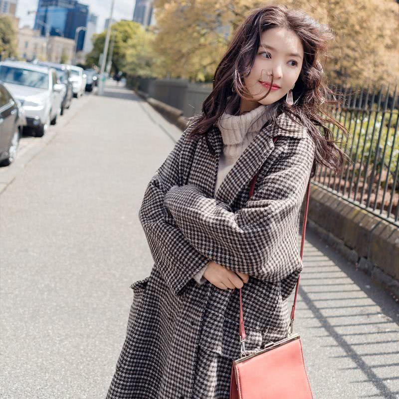 抛弃沉闷,8款经典又大气的港风呢子大衣,展现迷人的姿态!