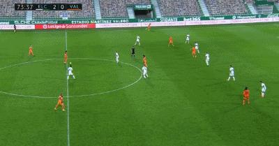 皇马2-1升班马阿尔梅里亚,2-1皇马一夜反超巴萨本泽马救主