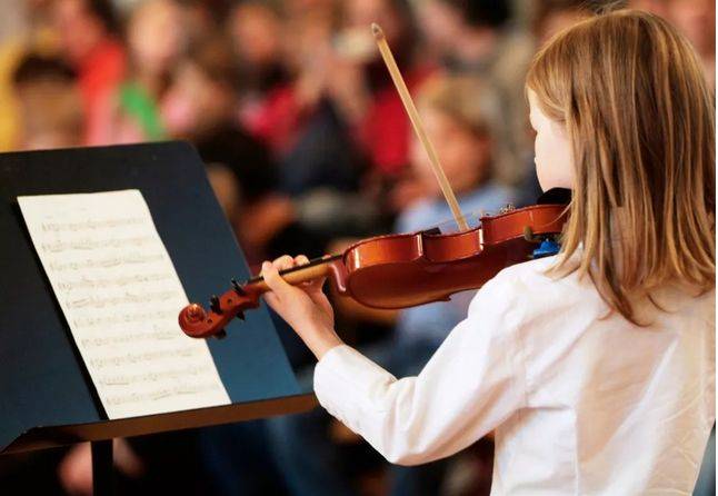 女孩子学习什么乐器比较好,女孩学什么乐器比较自信