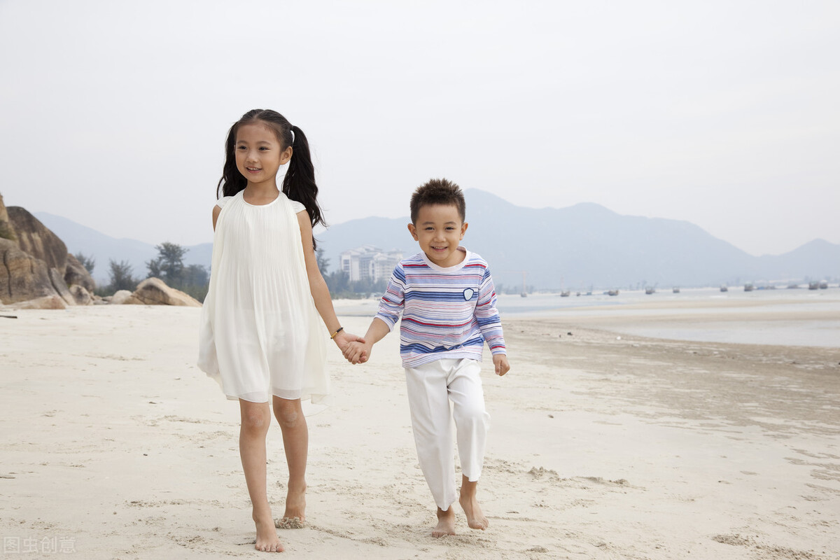 我翻了6千条评论，找了38个故事，为你呈现真实的中国姐弟关系