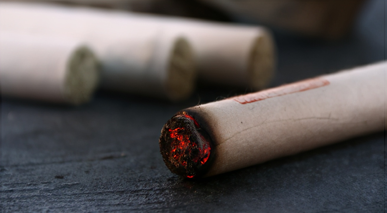 自己在家艾灸用哪种工具最好,自己在家艾灸哪种艾灸工具好