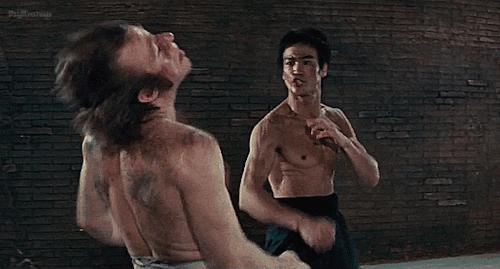 成龙元彪洪金宝甄子丹李连杰电影,李连杰和成龙的武打动作对比