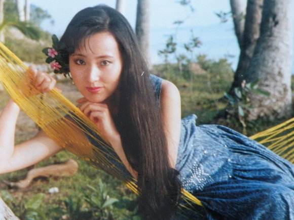 单眼皮、龅牙、厚嘴唇，这些缺陷美才是娱乐圈该有的百媚千红