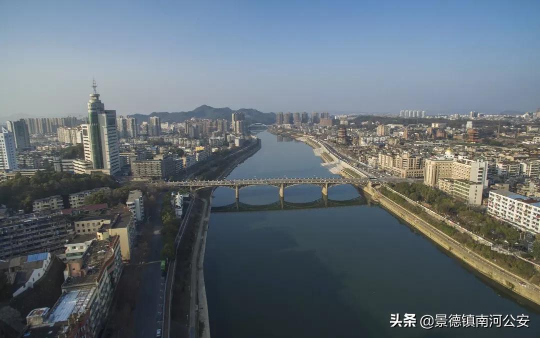 疫情之下纪实摄影,疫情镜头下的生活瞬间