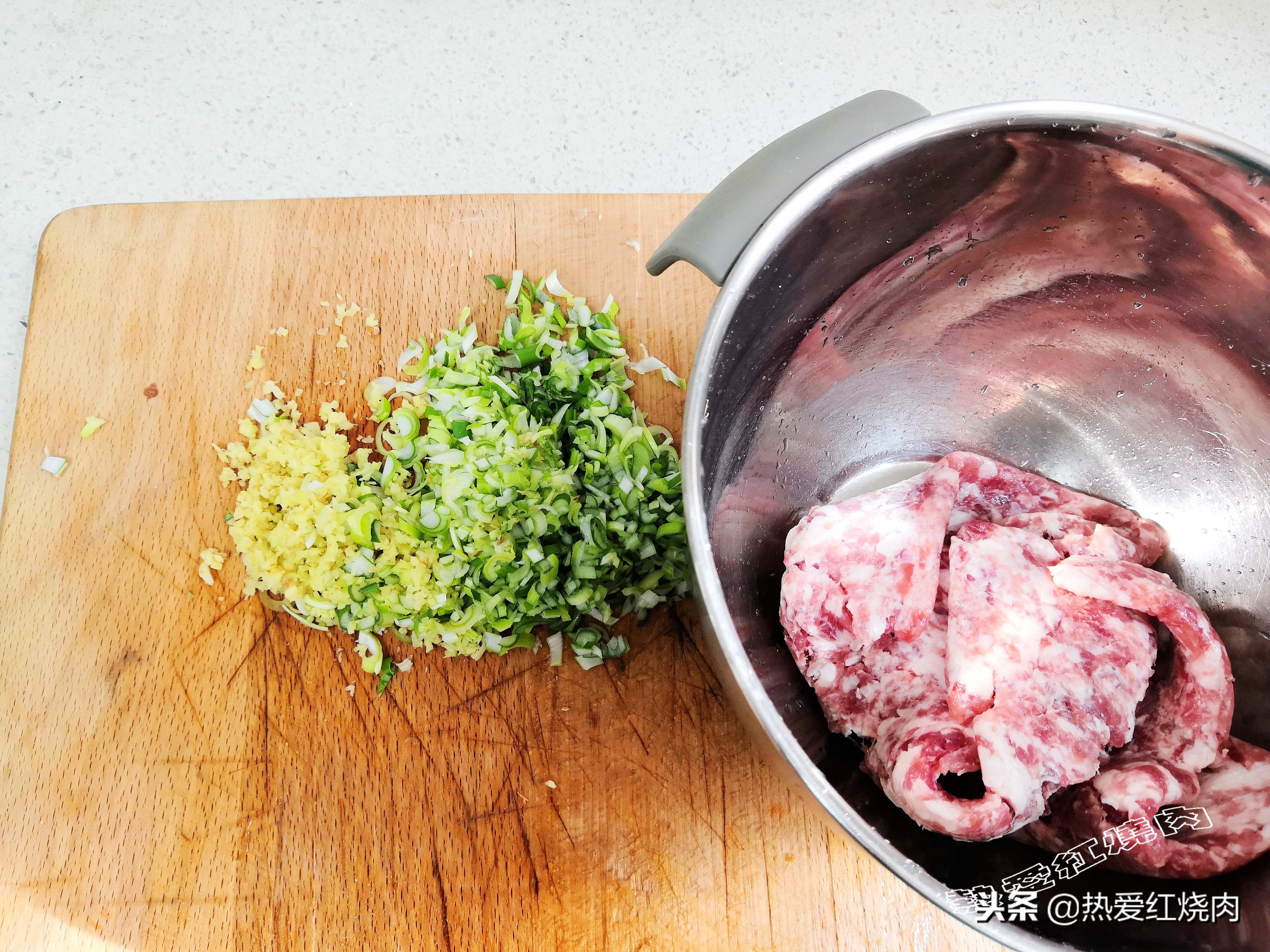 馄饨馅儿怎么做才能最好吃,馄饨店里需要给客人准备什么调料