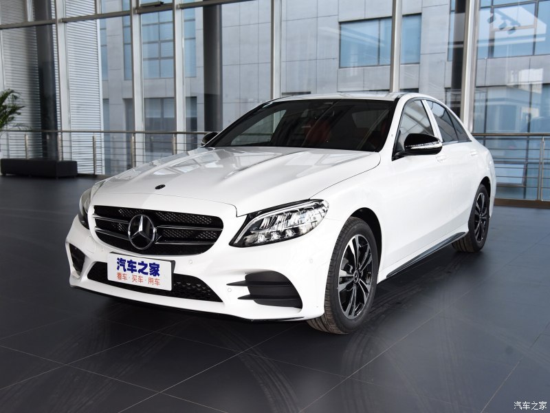 奔驰coupec260,奔驰c260前盖怎么打开