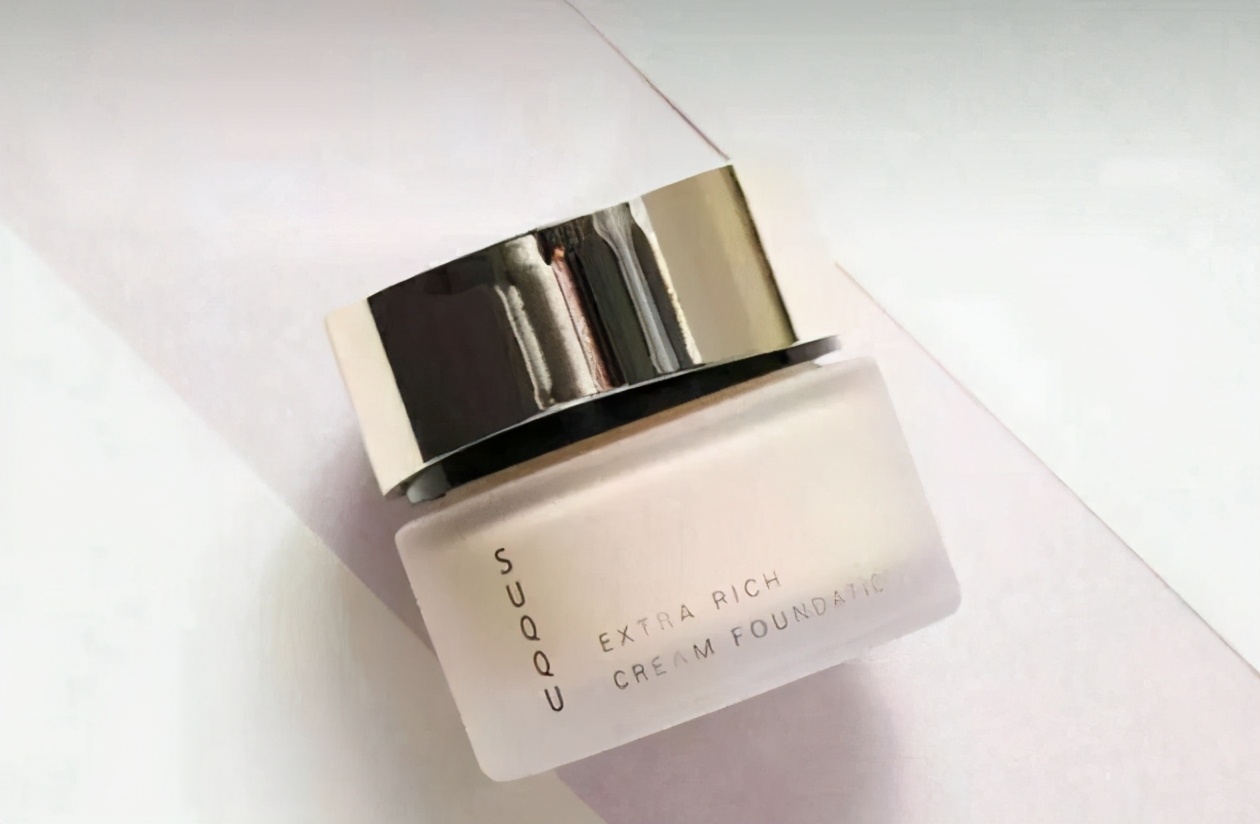 今天分享一款好用的粉底刷,今日分享一款超好用的气垫粉底液