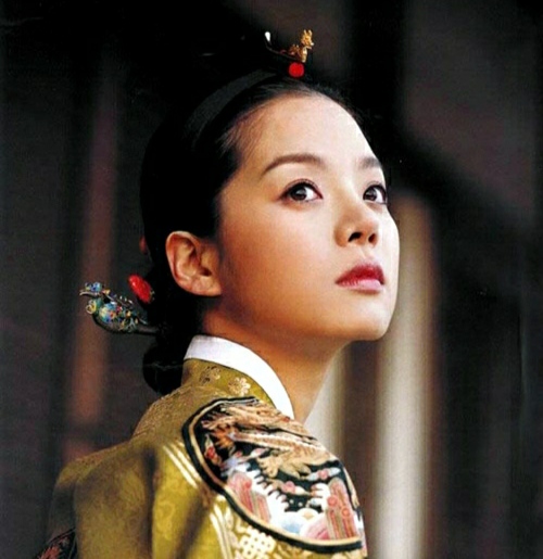 塌鼻好看的明星,哪些明星的鼻子是蒜头鼻和塌鼻子