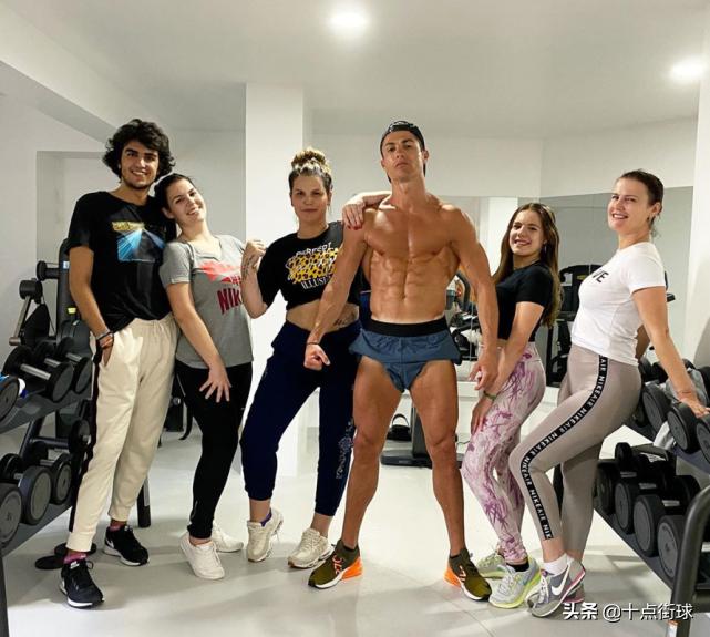 你相信36岁的c罗身体状况有多好,c罗卷腹45秒完整版视频