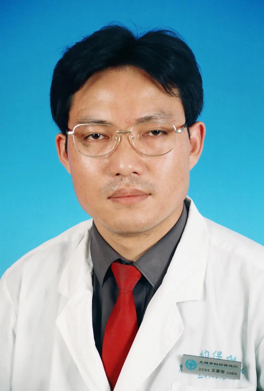 八旬老人下半身掉出一块肉，多种疾病缠身不能手术怎么办？