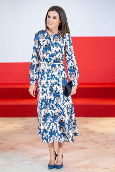 西班牙王后莱蒂西亚着装2019,西班牙王后莱蒂齐亚优雅穿搭