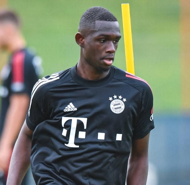 足坛u20新星排名前十名,世界足球前10名u23球选