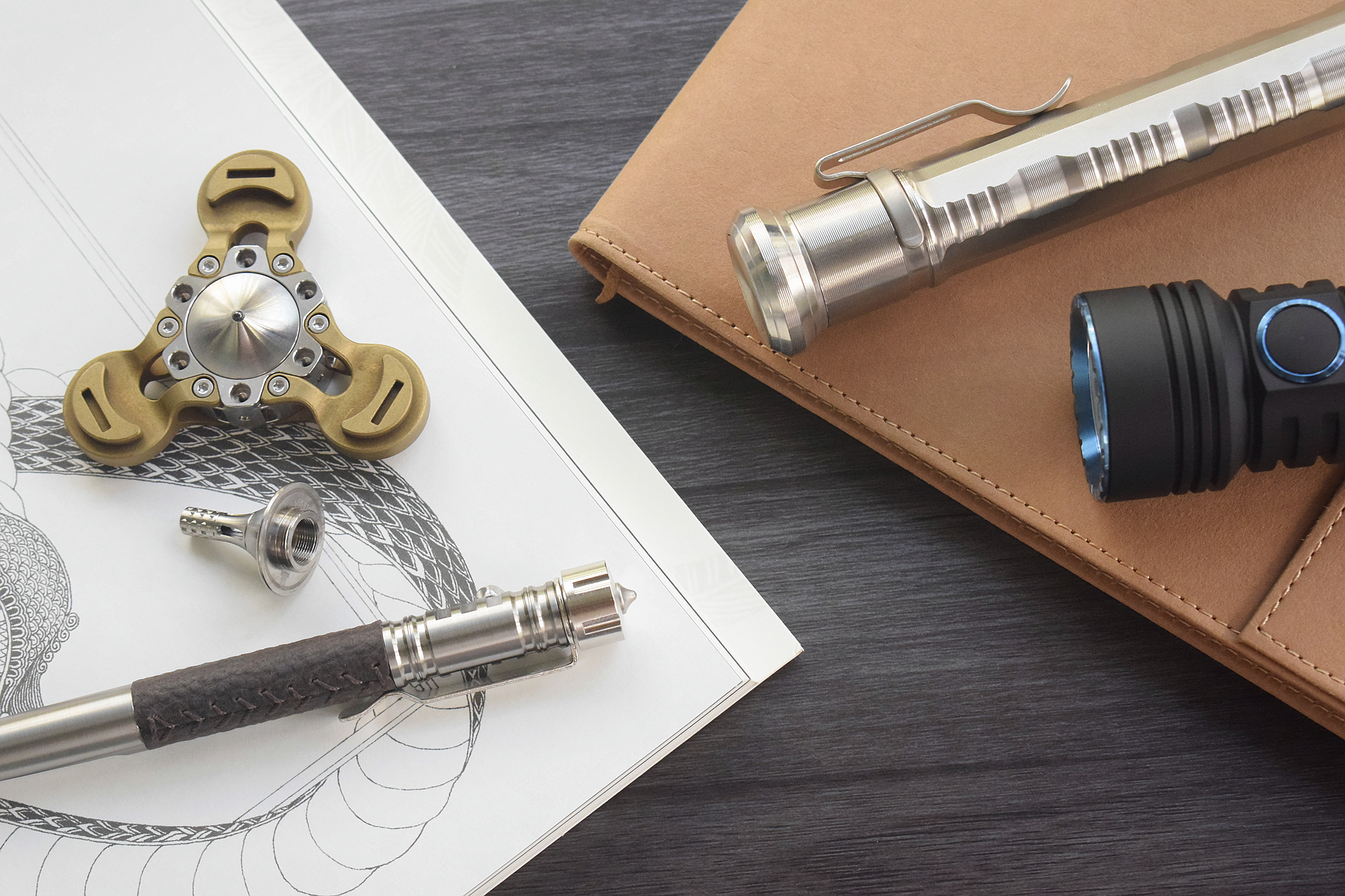 弘安保罗战术笔破窗效果,尊奢体验