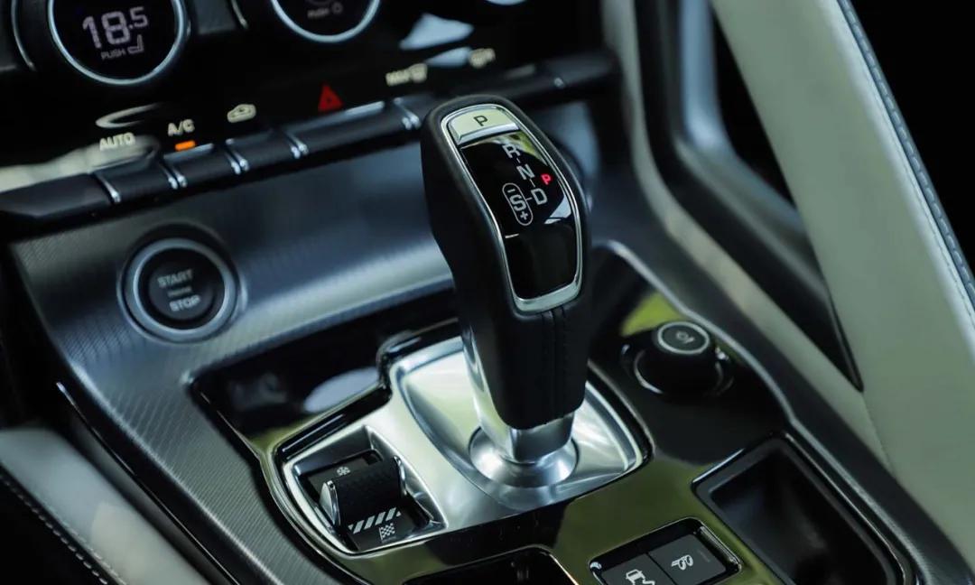 捷豹f-typevs保时捷718s宝马z4,2018款3.0t捷豹f-type现车