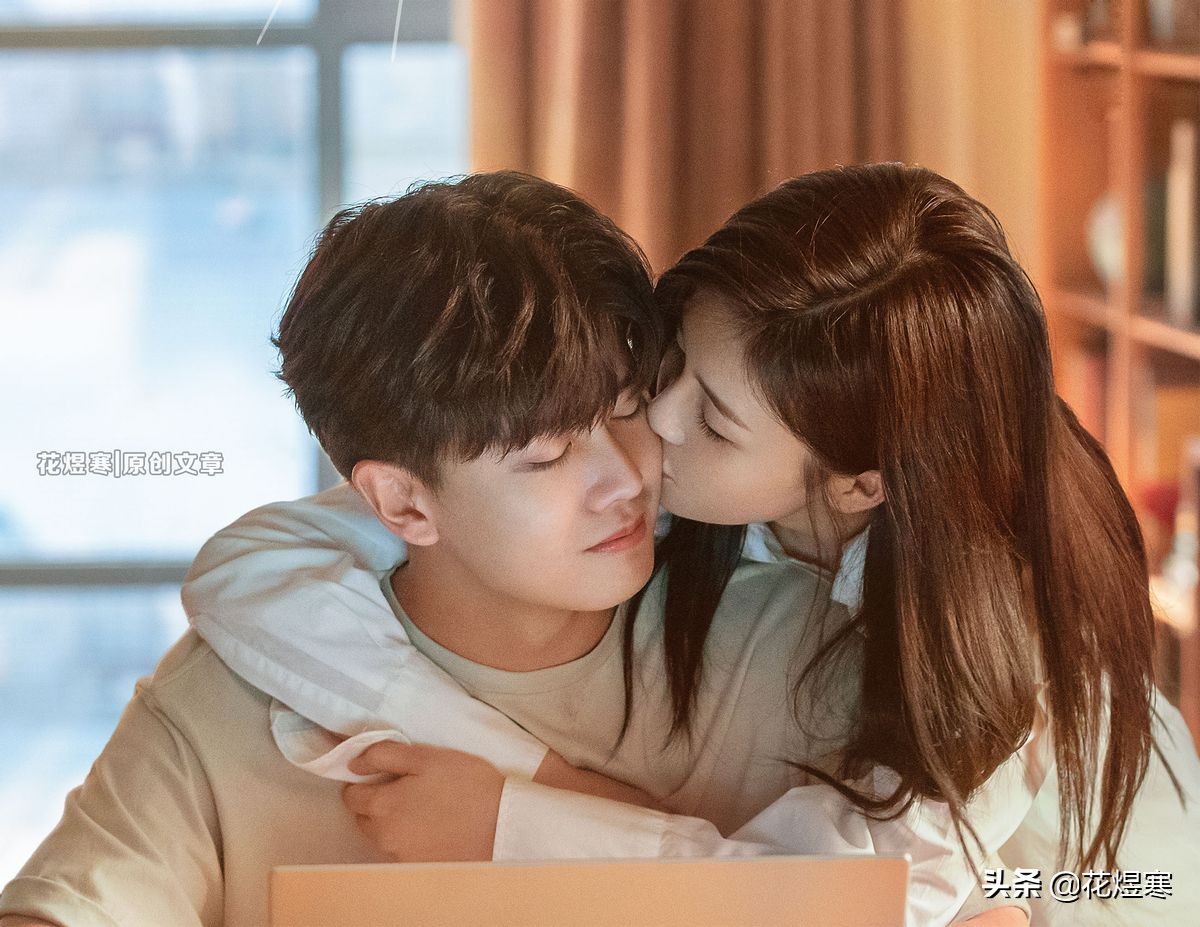 任嘉伦白鹿一生一世路透情侣装,一生一世任嘉伦白鹿亲吻脸颊路透