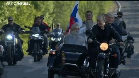 普京已执政整整20年了,他最近又秀了一把新技能