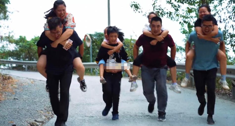 农村主妇成千万网红，被央视点名的“蜀中桃子姐”，到底凭什么？