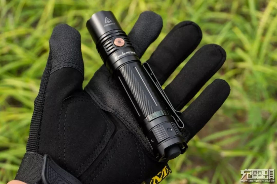 fenix菲尼克斯pd36r强光手电测评,fenixpd36rv2.0战术手电筒