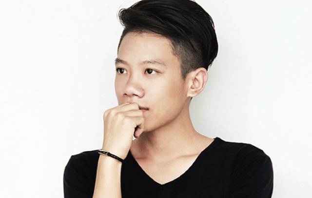 只需十分钟小白也能钢琴弹唱,智能尤克里里新手入门教程