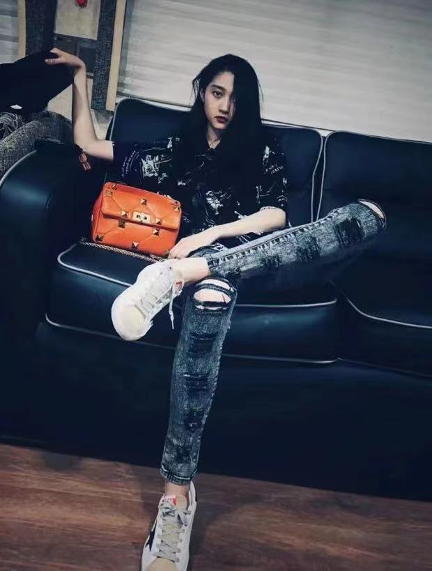 关晓彤惊艳写真照黄色礼服,关晓彤红裙惊艳写真