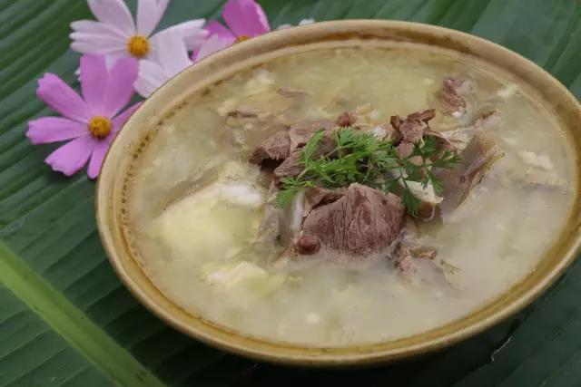 峨山彝族自治县彝家八大碗,石林彝人第一村美食