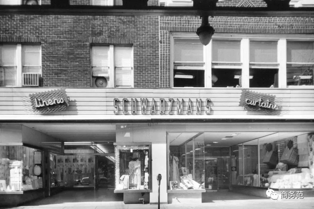 “华尔街之王”苏世民,从白手起家到身价千亿,爱买豪宅戴Swatch