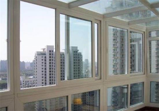高层阳台平开窗好还是推拉窗好,高层封阳台用平开窗还是推拉窗