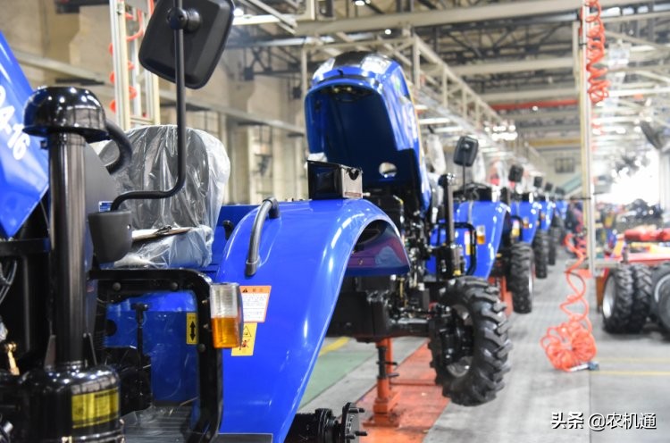 东风604大棚拖拉机,山地丘陵大棚果园用35马力拖拉机