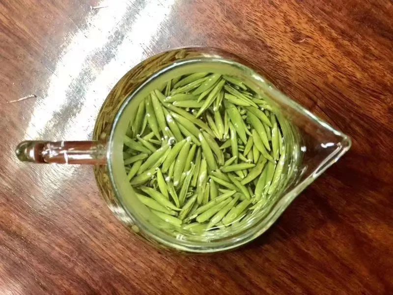 青芽甘露：一杯竹叶青，尽显君子情