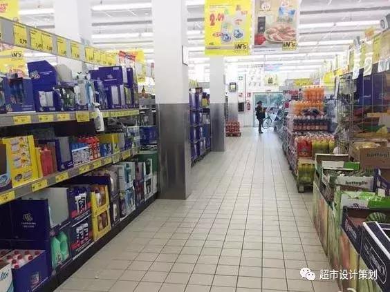 一组超市陈列图,超市肉品区陈列与摆放