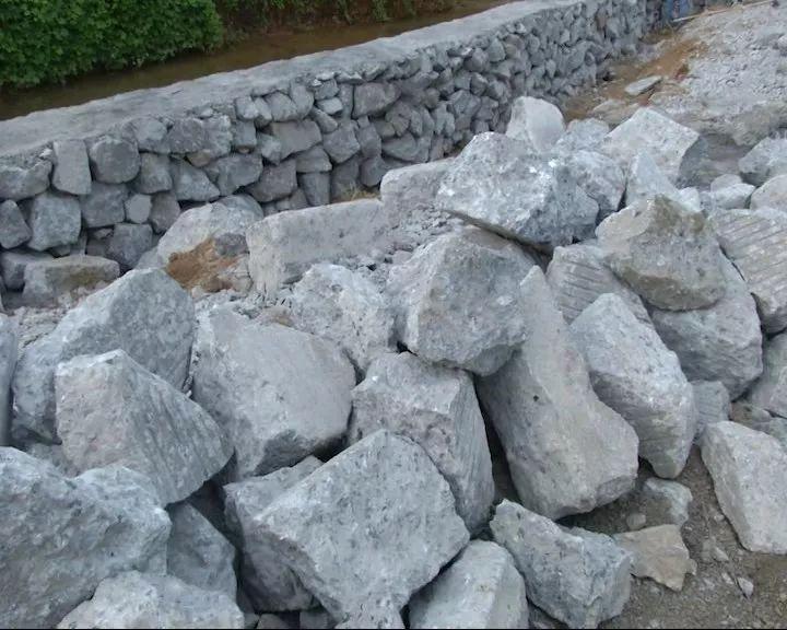 为什么工人要往水泥里加白糖,水泥里加白糖对水泥有影响吗