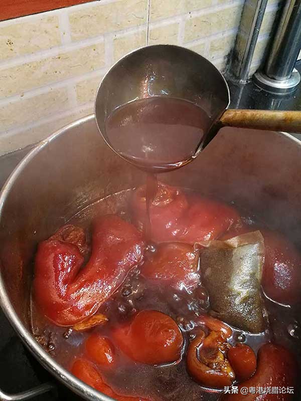 广东隆江卤水猪脚做法,卤猪脚很油怎么办