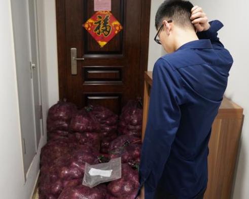 淄博女孩送前男友一吨洋葱,女孩网购1吨洋葱送前男友