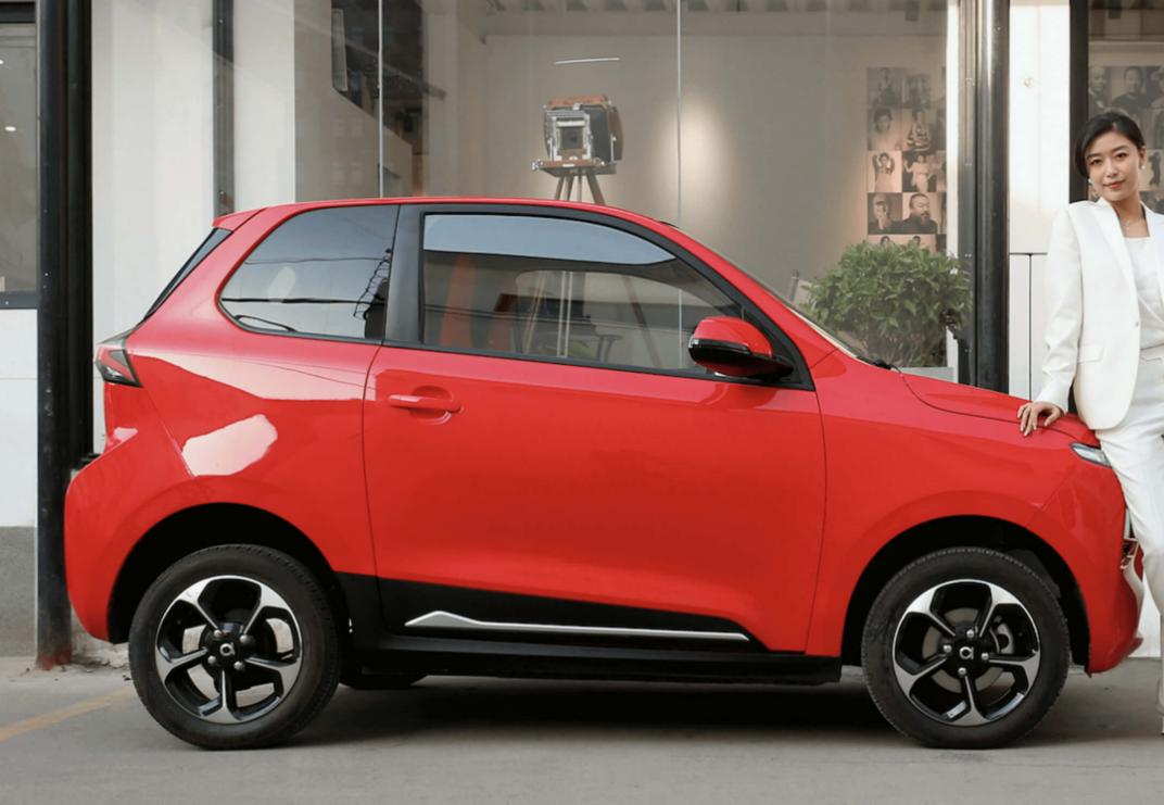 朋克美美、雷丁水果小火，「老头乐」车企转型“造车新势力”？