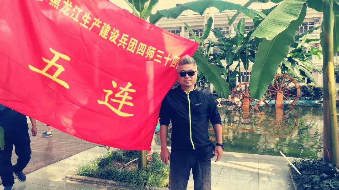 几个闺蜜自驾游的视频,一群闺蜜旅行视频