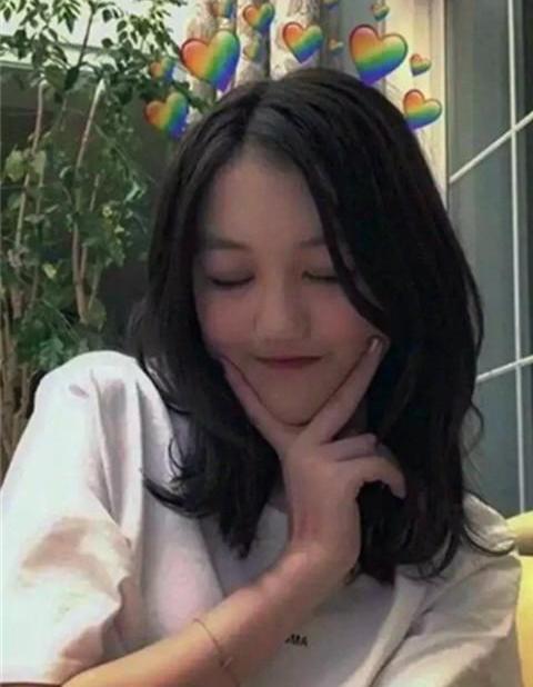 李嫣因兔唇不自信的吗,李嫣然为什么会兔唇