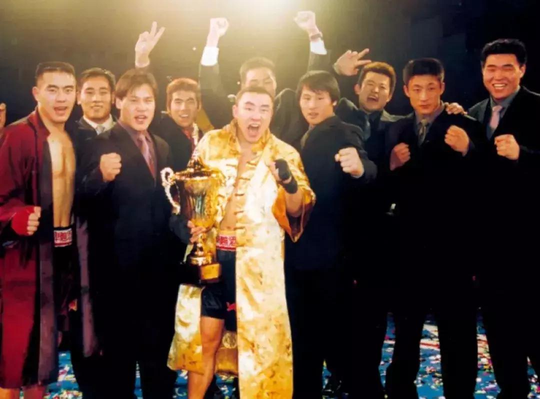 宝力高把泰拳王踢成植物人,被宝力高ko的泰拳王现在怎么样了