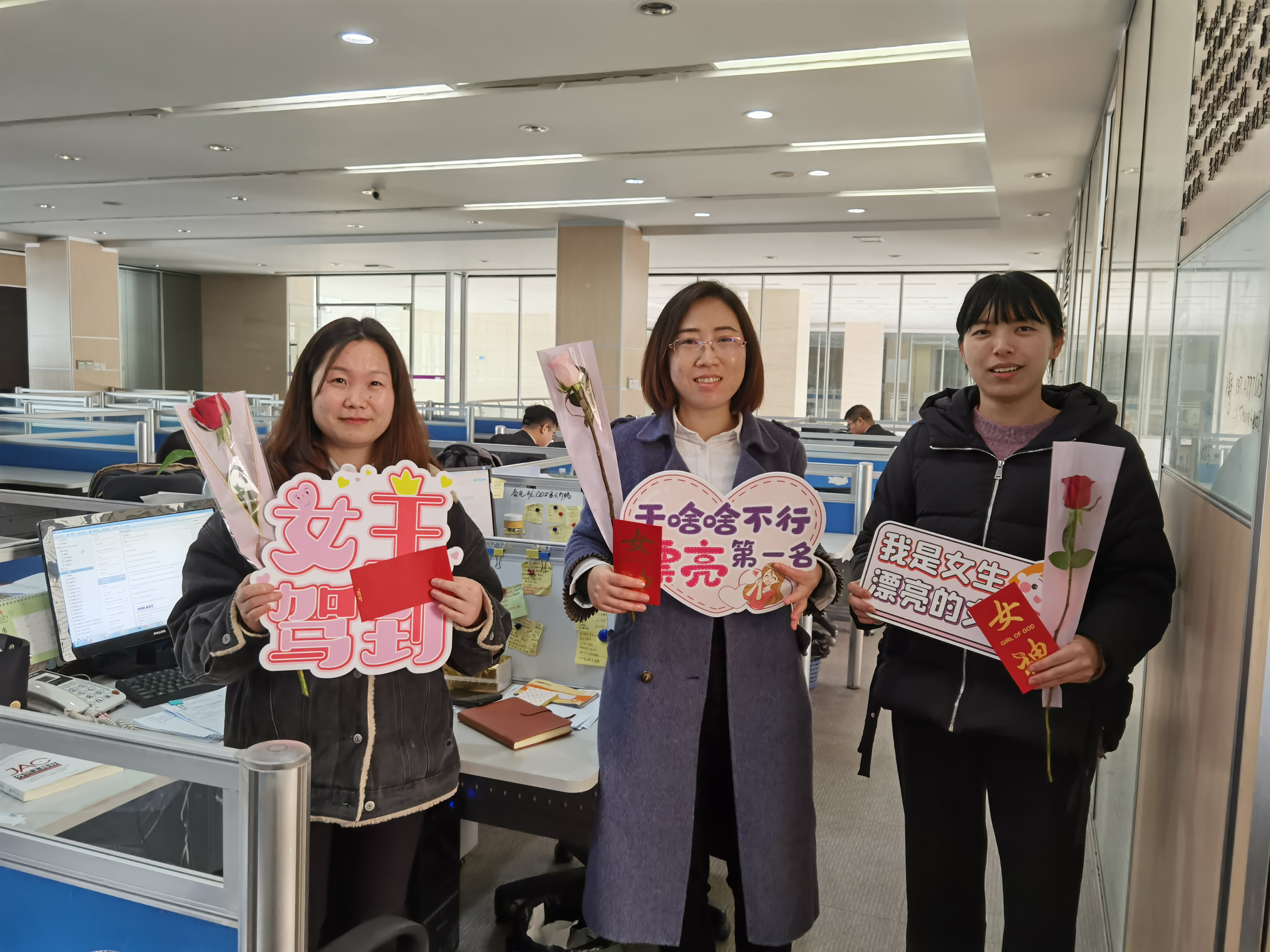 女神节致敬了不起的女王,女神节致敬女兵