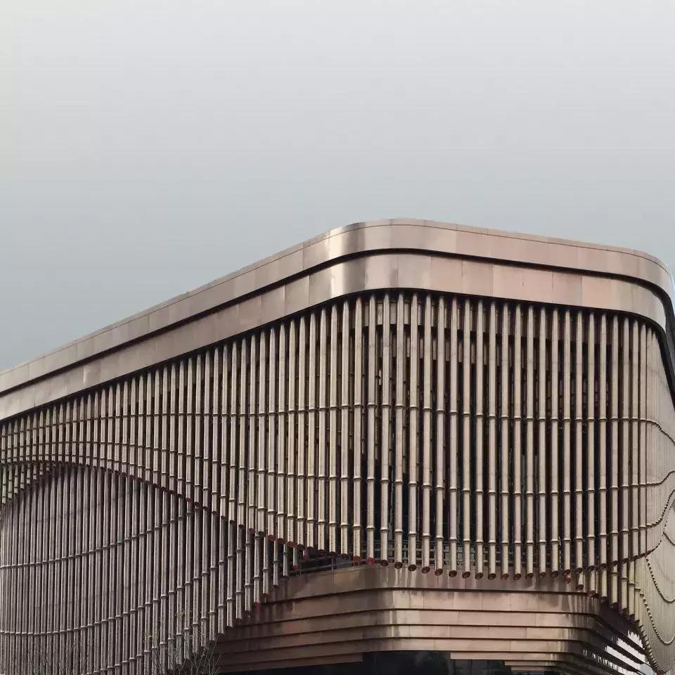 网友吐槽国内十大丑建筑,被人吐槽的中国建筑