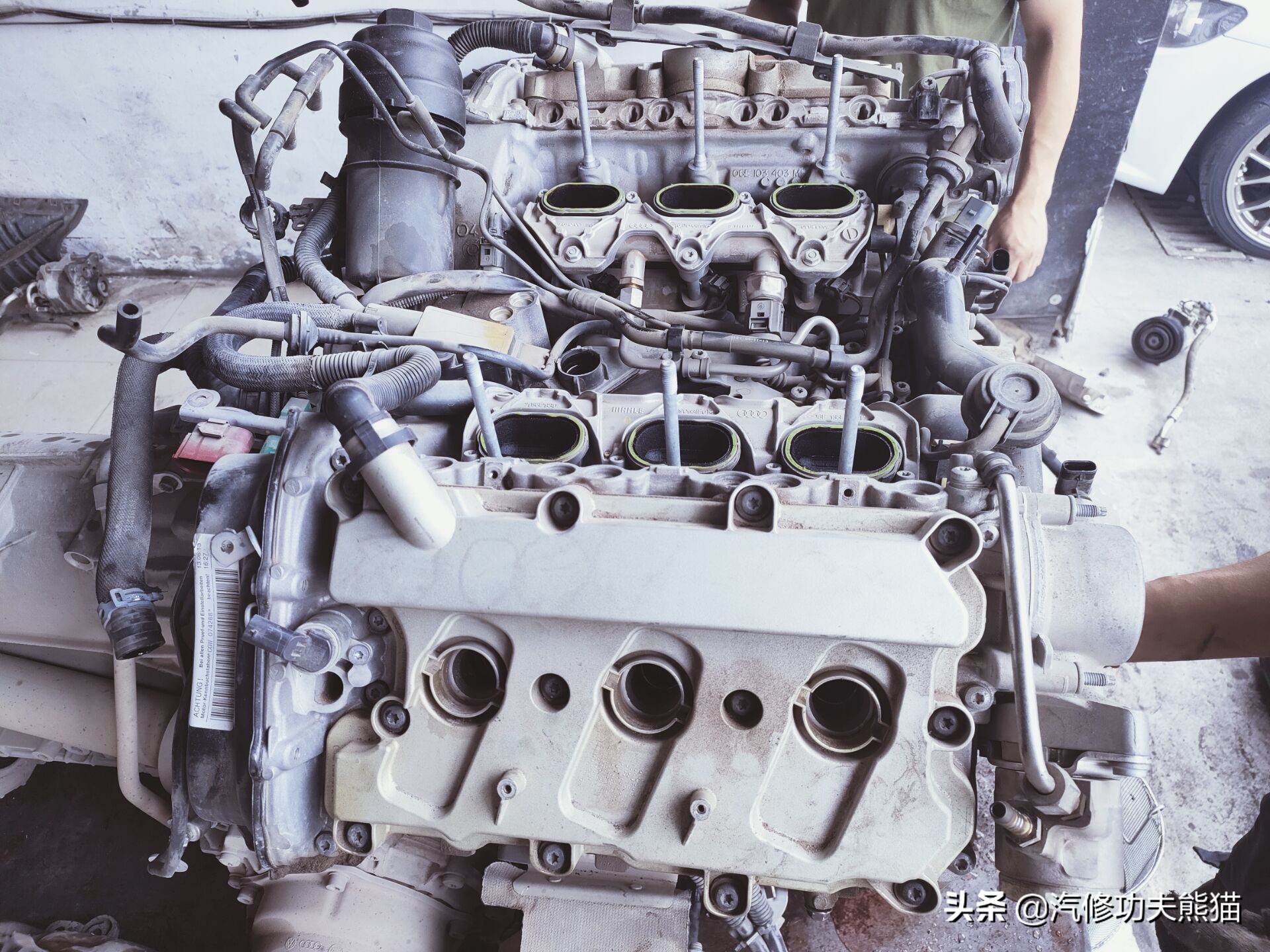 奥迪a8烧机油吗48v轻混,奥迪a8烧机油一千公里烧0.5正常吗