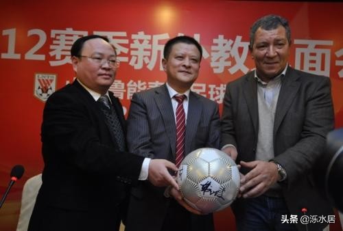 宿茂臻含泪退役,宿茂臻退役真正原因