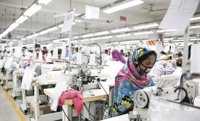 在广州服装厂打工一个月赚13000,广州制衣厂月入2万