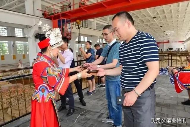 酒鬼酒馥郁香型与酱香的区别,馥郁香型白酒酒鬼酒