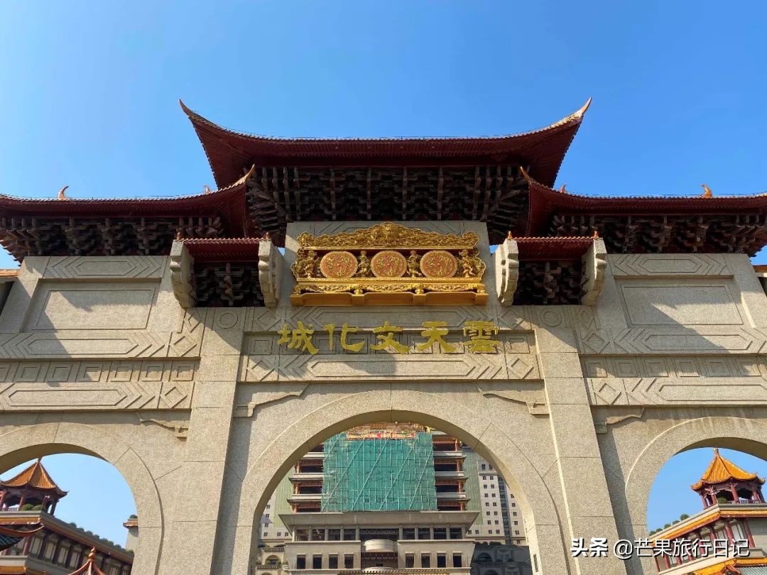 广西“布达拉宫”，据说台湾富商花30亿，用8000工人才建成