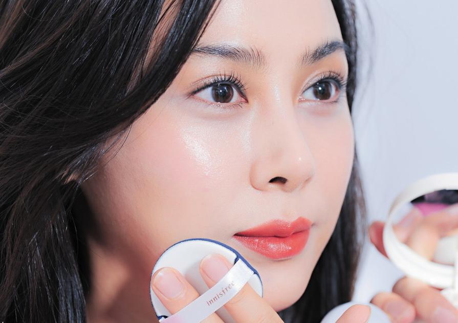 新手化日常淡妆的步骤,女人出门前化个淡妆步骤