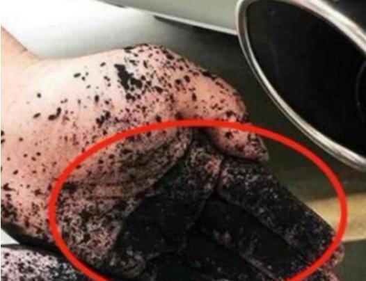 摸五年方向盘才知，这个孔一月清理一次，提速快动力足省油，通用