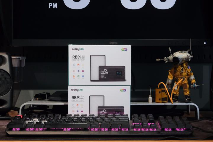 推荐一款简单精致的电脑桌 (实木电脑桌效果图大全2015款)